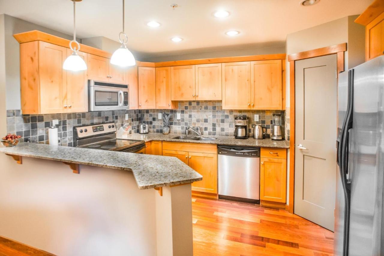 Ridgeview Loft - Top Floor 2 Bed 2 Bath, Amazing Views Canmore Exteriör bild