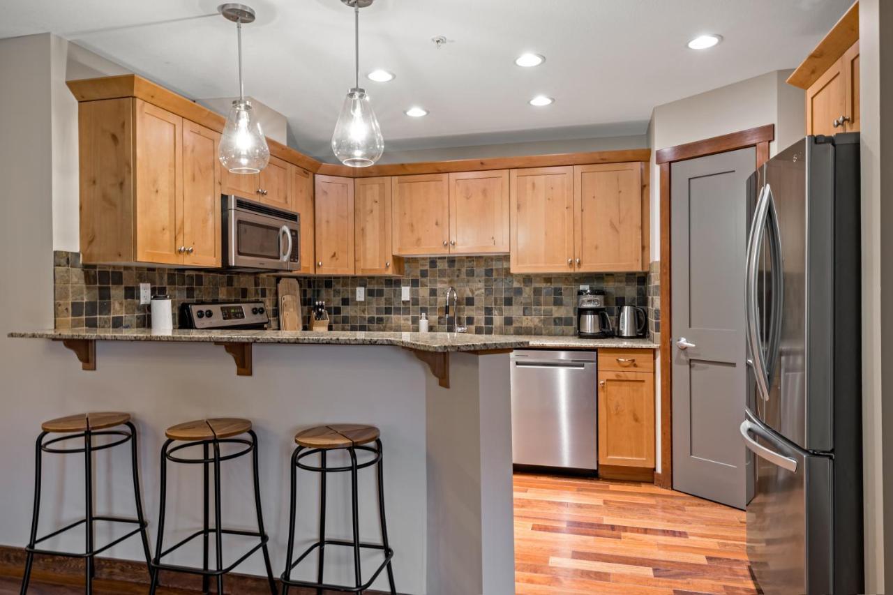 Ridgeview Loft - Top Floor 2 Bed 2 Bath, Amazing Views Canmore Exteriör bild