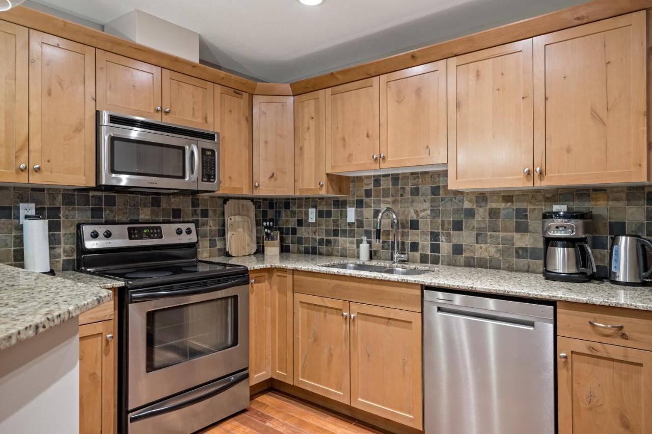 Ridgeview Loft - Top Floor 2 Bed 2 Bath, Amazing Views Canmore Exteriör bild