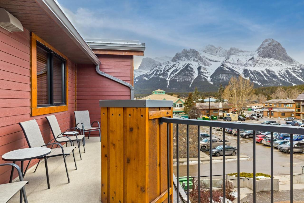 Ridgeview Loft - Top Floor 2 Bed 2 Bath, Amazing Views Canmore Exteriör bild